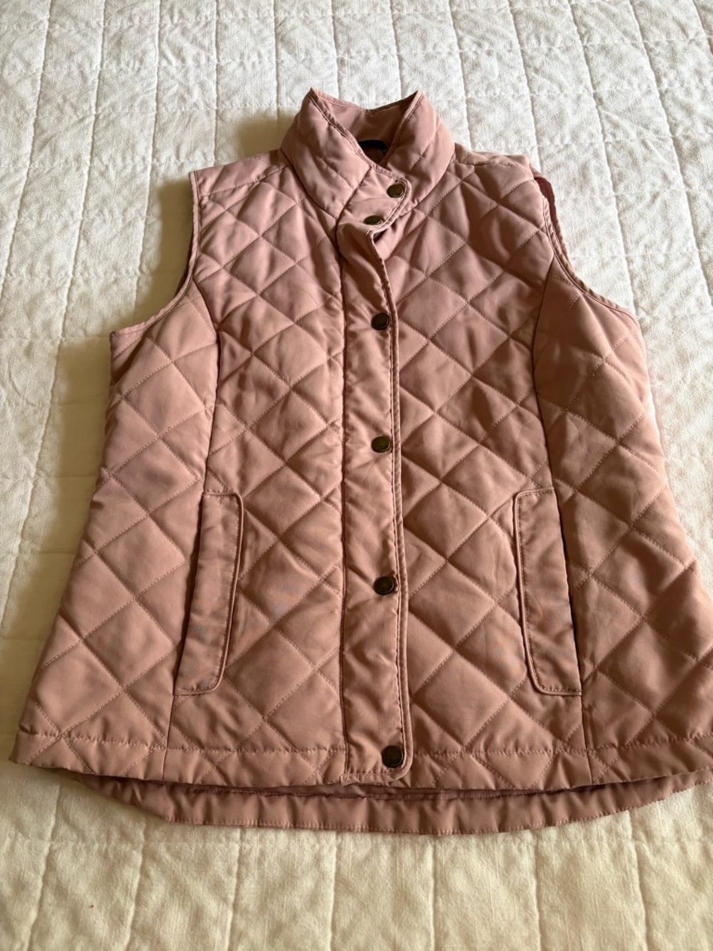 G.H. Bass & Co. Quilted Sleeveless Vest in Dusty Pink